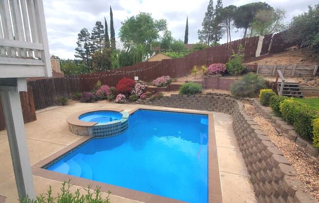 4 Bd/3 Ba Pool & Spa Oasis Ready for Summer--Save with Solar