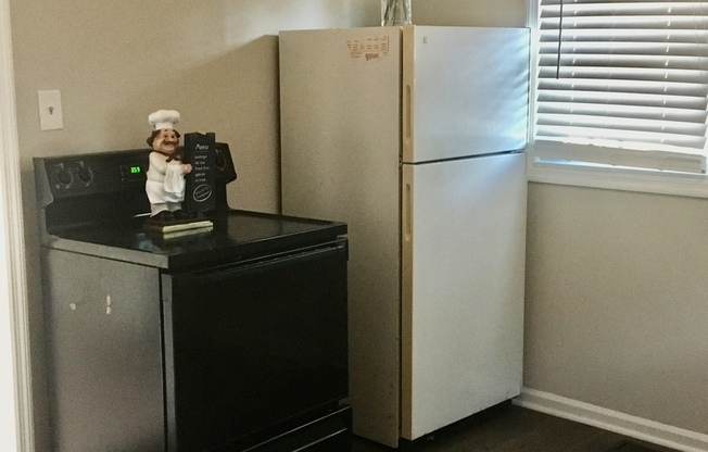 SPACIOUS 2 BED HOUSE!  If there was a picture of QUAINT in the dictionary, this house would be it.