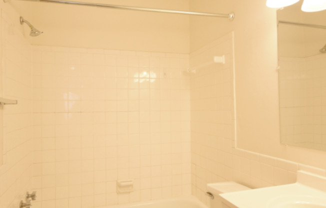 1 bed, 1 bath, 600 sqft, $999, Unit 304