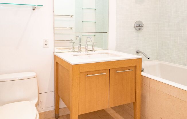 1 bed, 1 bath, 779 sqft, $4,800, Unit 9B