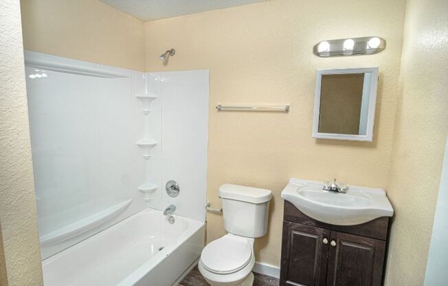 3 beds, 2 baths, $1,595