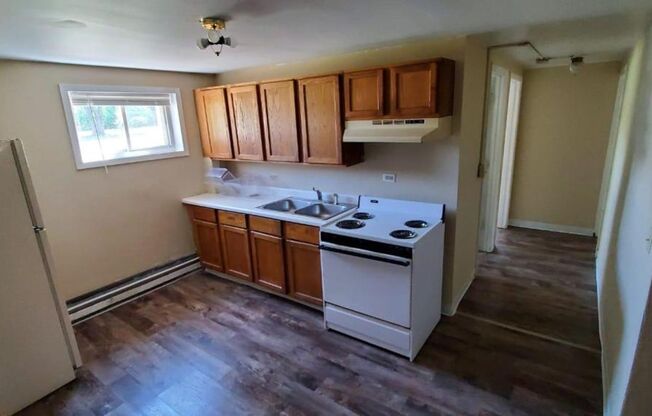 2 beds, 1 bath, 800 sqft, $1,200, Unit 6