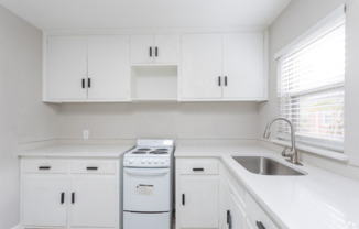 2 beds, 1 bath, 800 sqft, $975, Unit 1107-4
