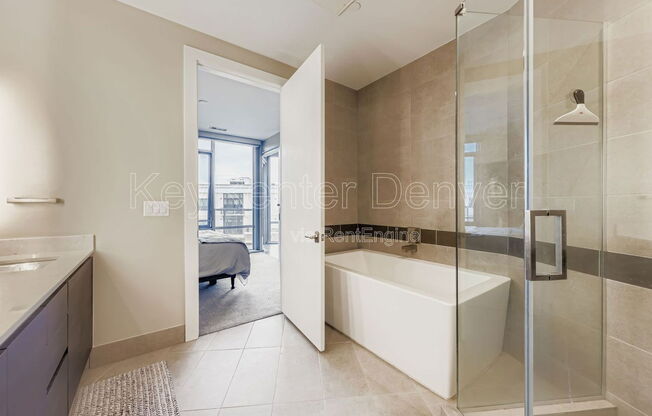 1 bed, 1.5 baths, 951 sqft, $2,300, Unit 617