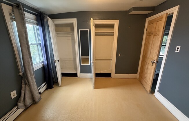 2 beds, 1 bath, $2,600, Unit 3