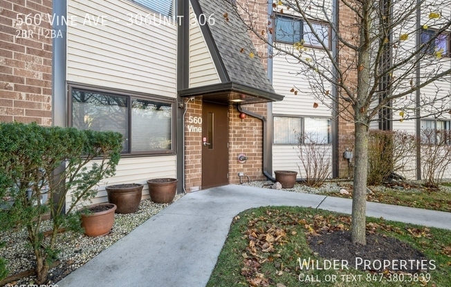560 VINE AVE