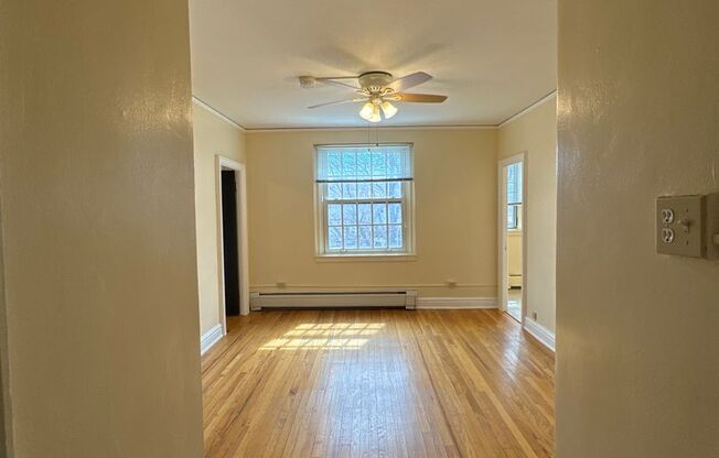 1 bed, 1 bath, 600 sqft, $1,195, Unit C-24