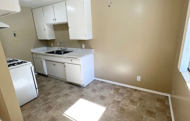 KORNBLUM 3 (Sunrise Apts)