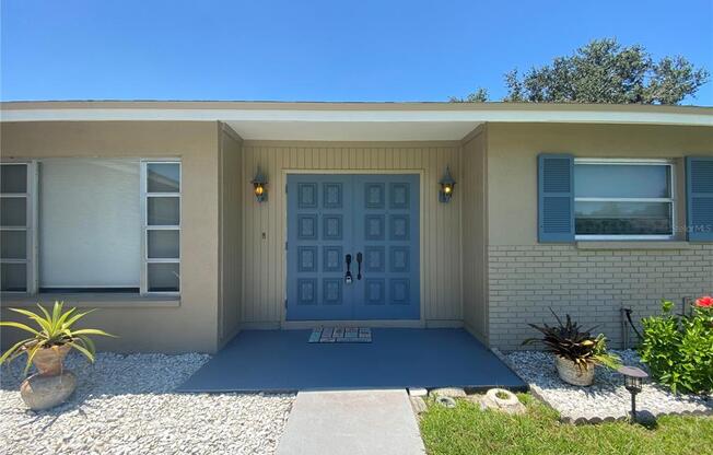 832 S GONDOLA DR