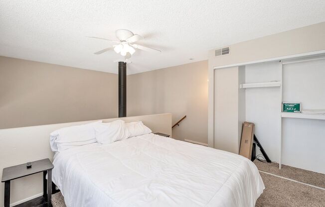 2 beds, 1 bath, $1,845, Unit Unit 902