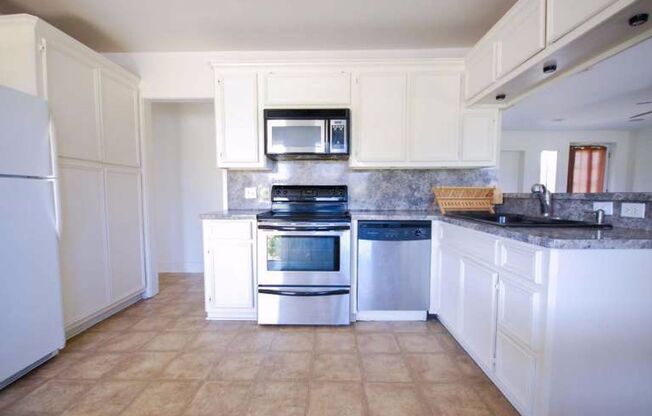 1950's San Marcos Bungalow