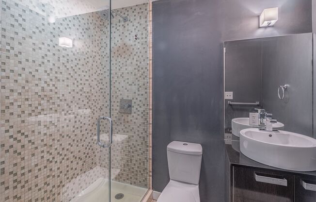 1 bed, 1 bath, $2,200, Unit #16