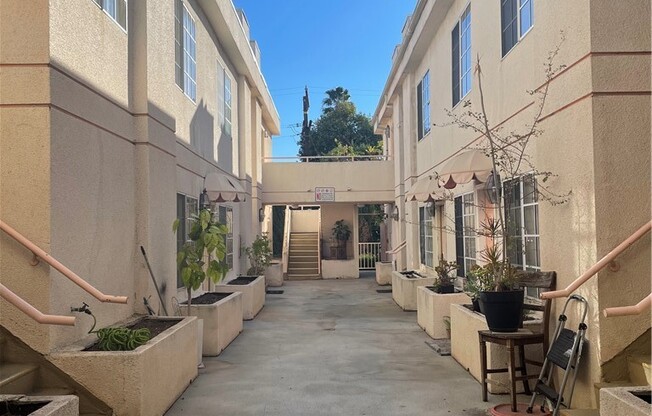 14758 W MAGNOLIA BLVD