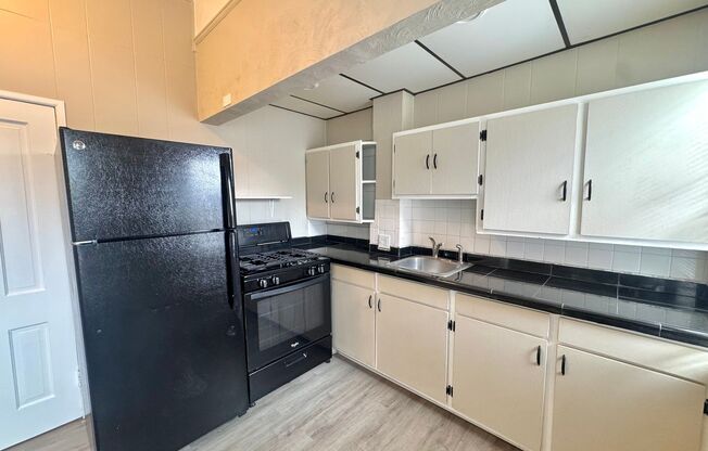 1 bed, 1 bath, 573 sqft, $895, Unit 3
