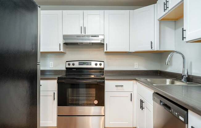 Pacific Village | Kitchen