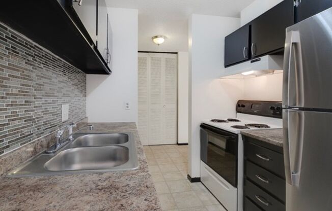 1 bed, 1 bath, 750 sqft, $1,100, Unit 7710-210