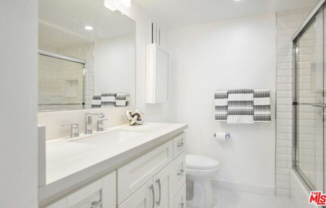 2 beds, 2 baths, 1,071 sqft, $4,500, Unit 501