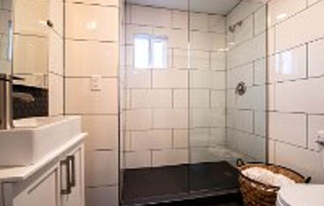 Studio, 1 bath, $1,145, Unit 233