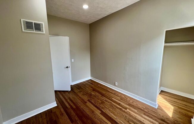 1 bed, 1 bath, $1,200, Unit Unit 4