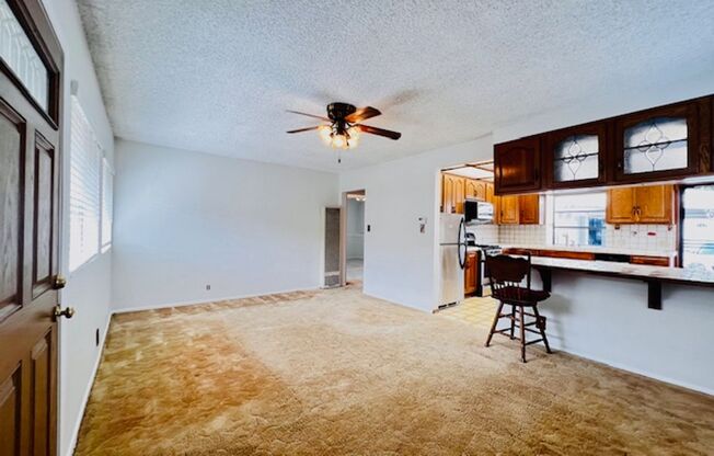 2 beds, 1 bath, $3,000, Unit 4159 183nd street