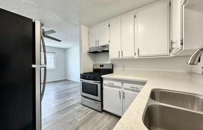 2 beds, 1.5 baths, $2,395, Unit Unit #6