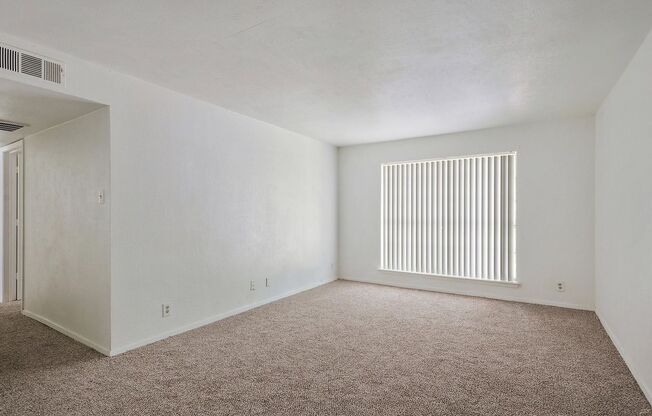 2 beds, 1.5 baths, $1,150, Unit 2053