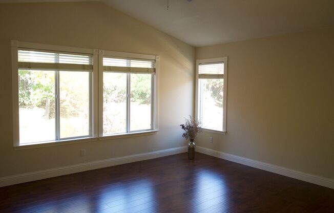 5 beds, 3 baths, $3,499, Unit Fairfield, CA  94534-8623