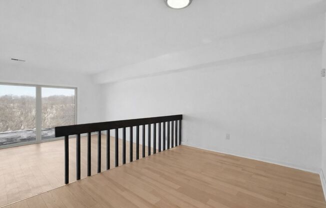 2 beds, 1 bath, 900 sqft, $1,600, Unit 228