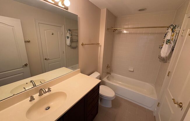 1 bed, 1 bath, $1,899, Unit Unit 905