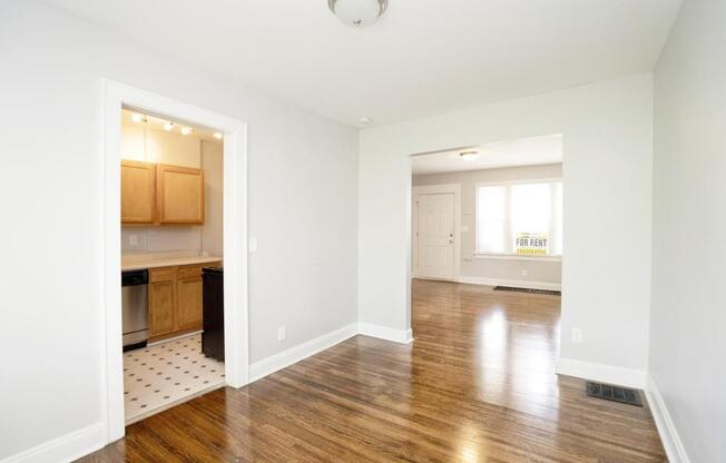 438 COLUMBIAN AVE