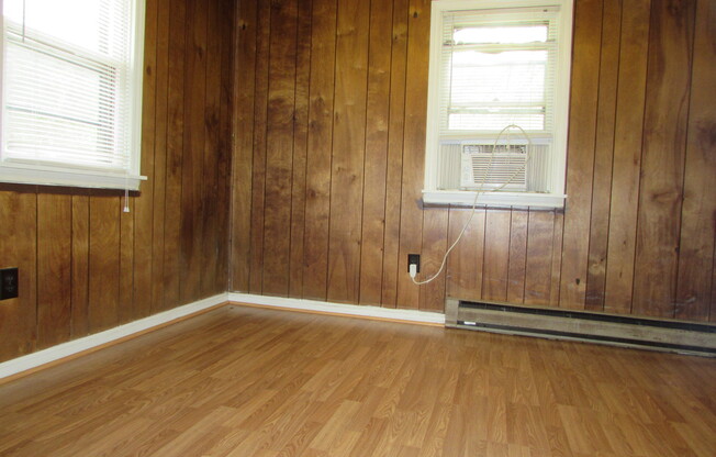 Delightful 1 Bed/1 Bath Home - Quiet Street - Outside Storage Building - Mooresville Graded School District