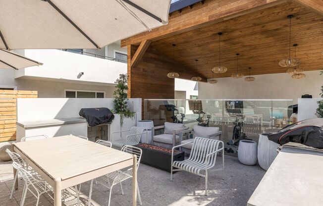 1 bed, 1 bath, 715 sqft, $3,175, Unit 42