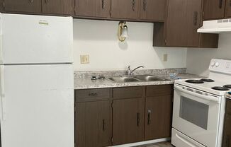 2 beds, 1 bath, $800, Unit 18