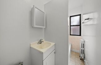 Studio, 1 bath, 371 sqft, $1,150, Unit 303