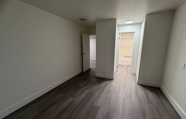 2 beds, 2 baths, 1,050 sqft, $1,670, Unit 2050N