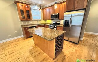 Stunning 2 Bed, 2 Bath Condo with Garage Parking & Private Outdoor Space in Rogers Park!