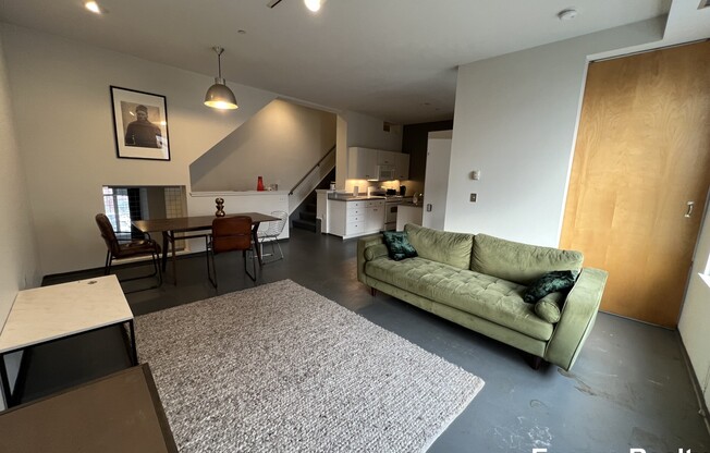 160 East Berkeley St. #519