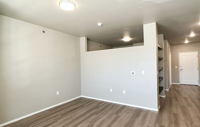 Studio, 1 bath, 567 sqft, $895