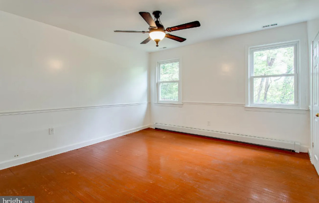301 LOUREIRO LN