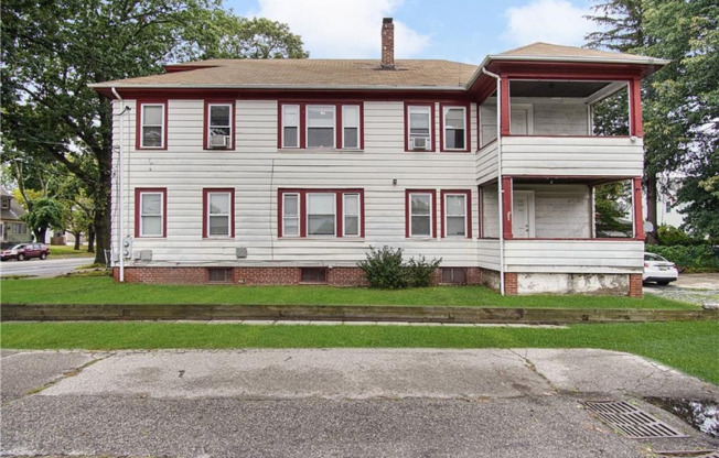 1012 NARRAGANSETT BLVD