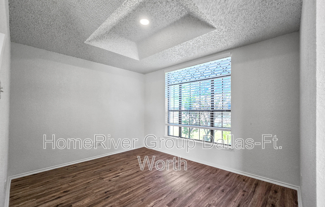 6128 LOS ROBLES LN