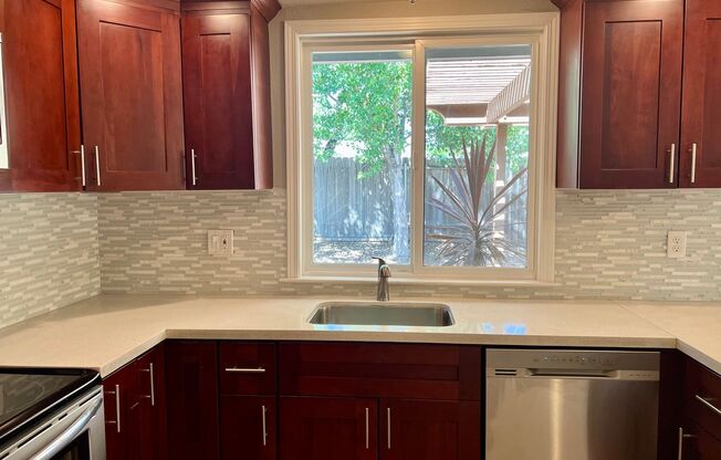 3 Bedroom 2 Bathroom 2 Car Garage Home in Loomis
