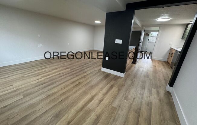 2 beds, 1 bath, 1,053 sqft, $2,195, Unit 2550 1/2 Edision