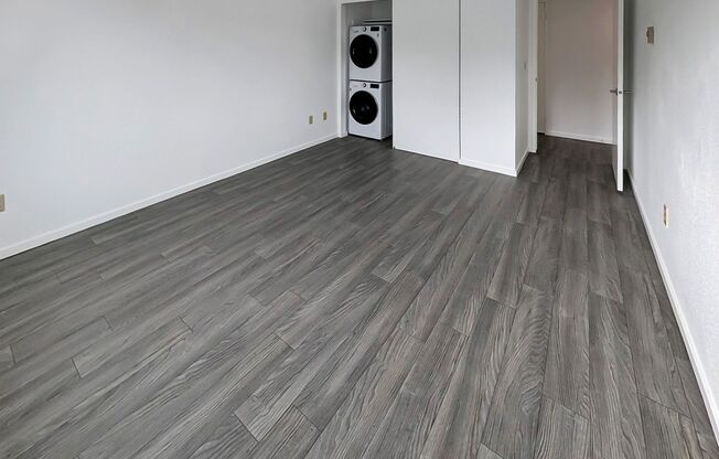 2 beds, 1 bath, 830 sqft, $1,895, Unit 406