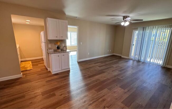 2 beds, 2 baths, 882 sqft, $2,225, Unit 52