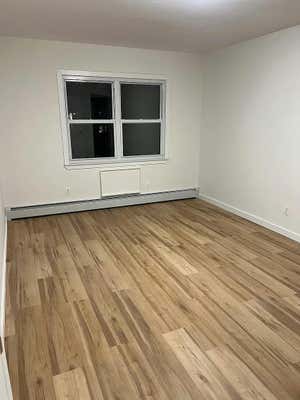 3 beds, 2 baths, 1,250 sqft, $3,000, Unit 3