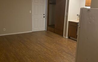 Studio, 1 bath, $825, Unit #6