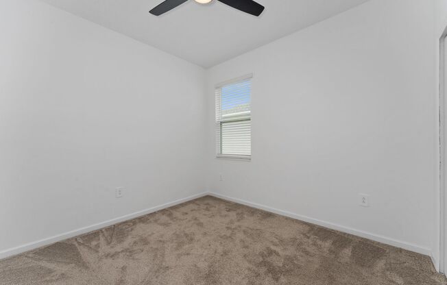 4 beds, 2 baths, $2,600, Unit Knightsbridge