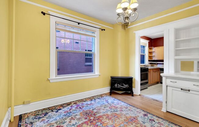 1BD/1BTH Historic Condo in Portland