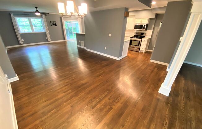 4 beds, 2.5 baths, $4,199